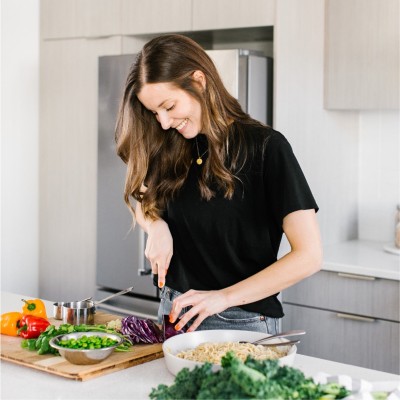 Haeli Draper, has a bachelor's degree in dietetics and practiced as a plant-focus dietitian in private practice and is the founder of Okonagan Nutrition. She reviewed the eBook for practical usage and nutritional accuracy and checked if it matched her personal experience as a mom of two.